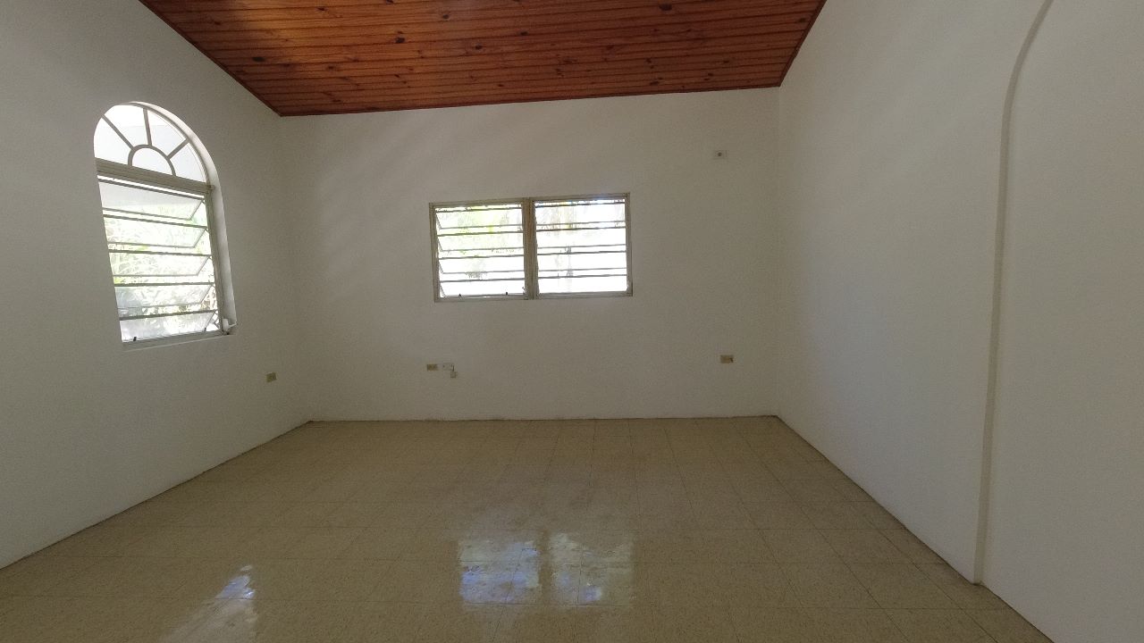 ESPERANCE VILLAGE, SUNRISE DRIVE:- 5/6 BEDROOM HOUSE WITH 3 TOILET AND BATHS ON 18,922 sq. ft. of land